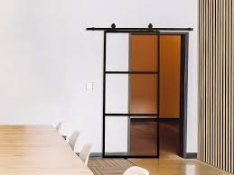 stalen deuren met glas