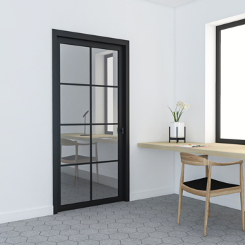 houten zwarte deur met glas