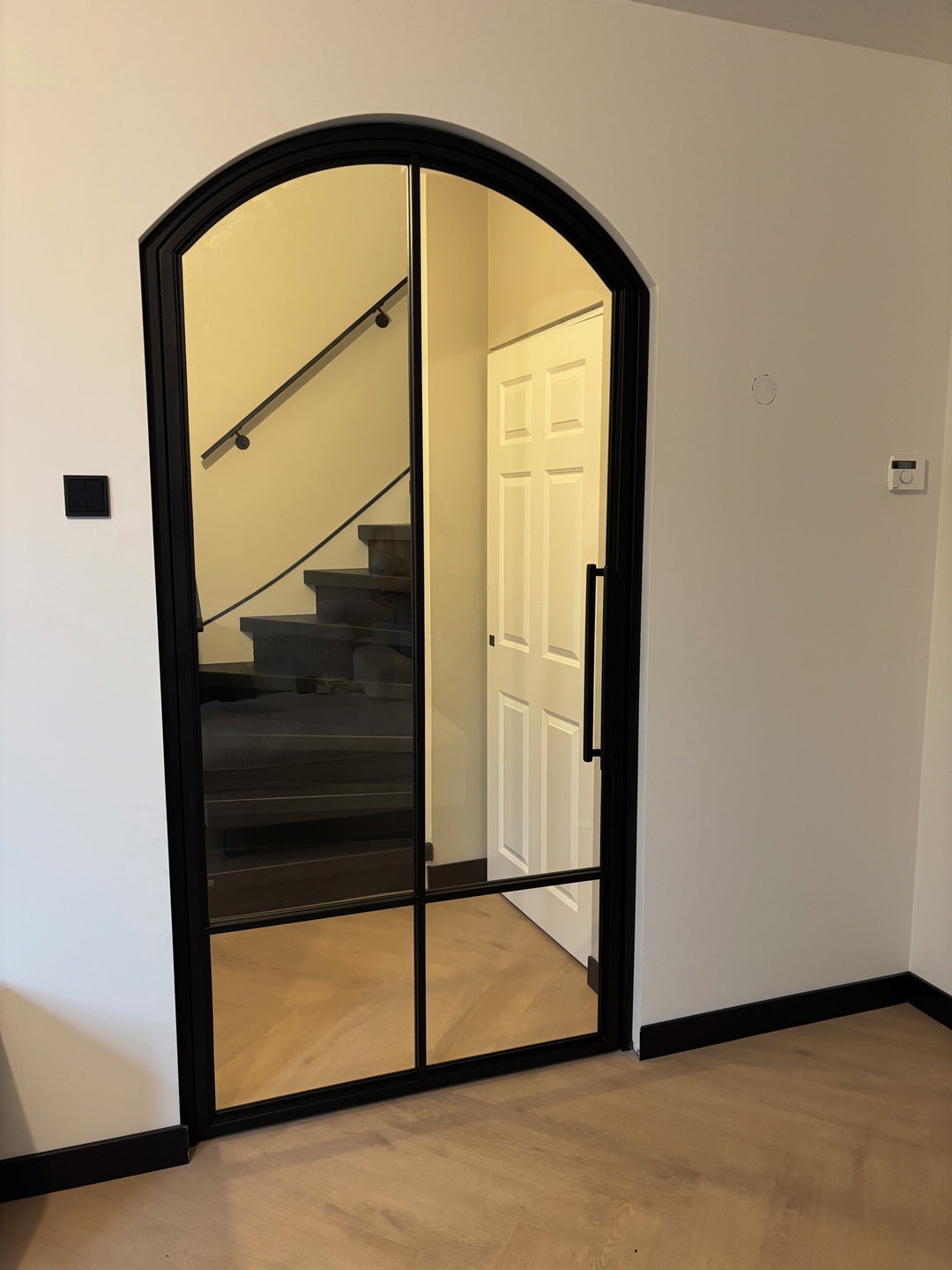 ijzeren deur met glas